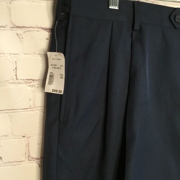 NWT Jos. A. Bank Traveler Navy Slider Waistband Pleated Front Shorts Men Size 40 - Picture 3 of 10